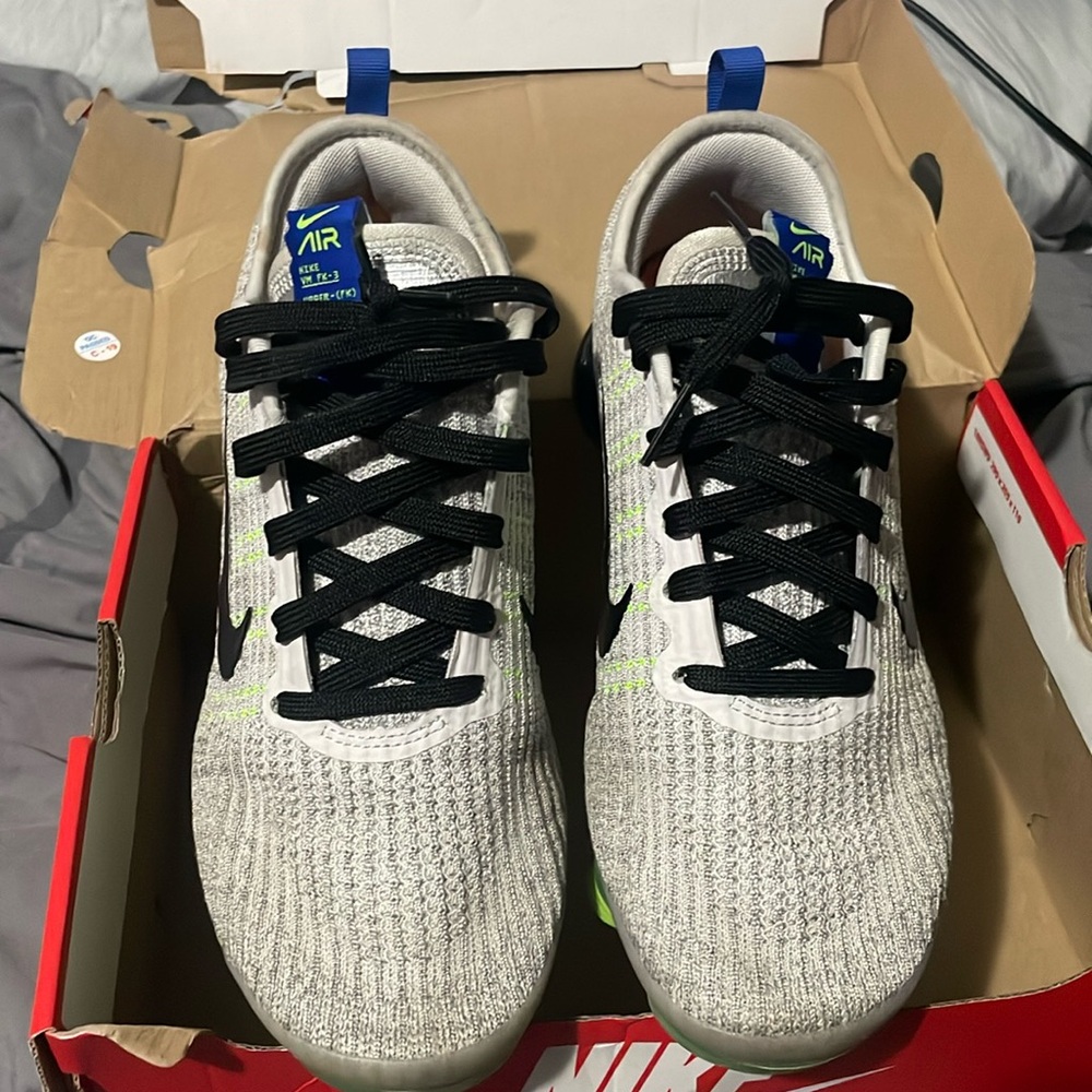 Air Vapormax Flyknit 3 (GS) size 6.5